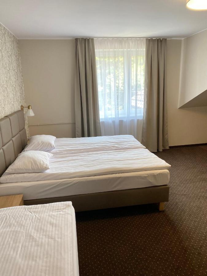 Gracja Bed & Breakfast Varşovia Exterior foto