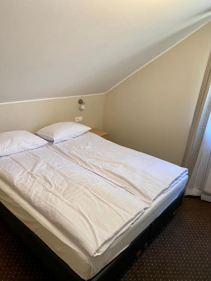 Gracja Bed & Breakfast Varşovia Exterior foto