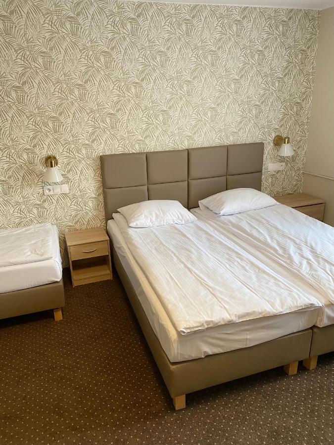 Gracja Bed & Breakfast Varşovia Exterior foto